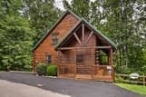 Sevierville Cabin w/ Hot Tub, Grill & Pool Table!