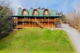 Smoky Bear Lodge with Guest House