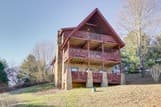 Spacious Sevierville Cabin: Fireplace & Pool Table