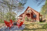 Secluded Sevierville Cabin: Hot Tub & Mtn Views!